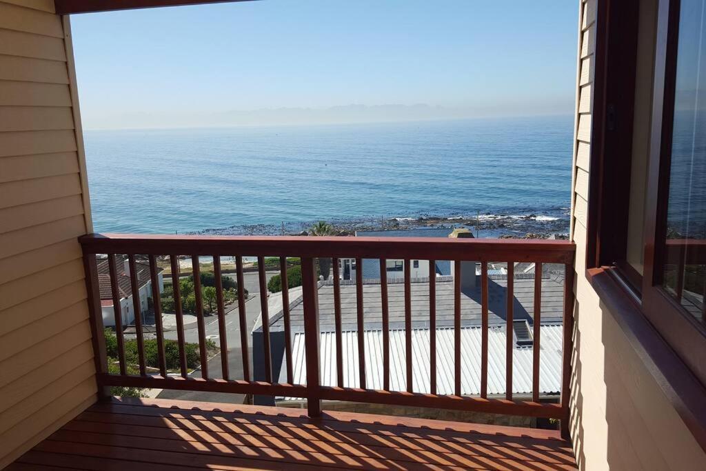 18 Steps - Seaside Cottage With Breathtaking Views Cape Town Exterior photo